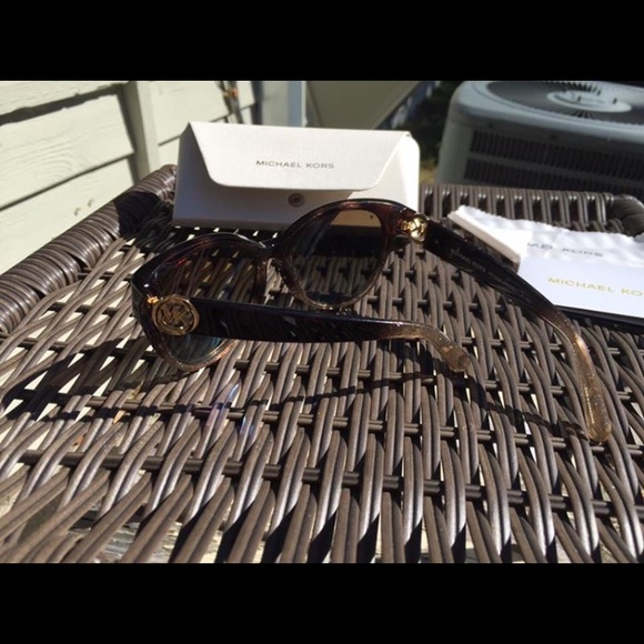 Michael Kors polarized sunglasses - Picture 2 of 3
